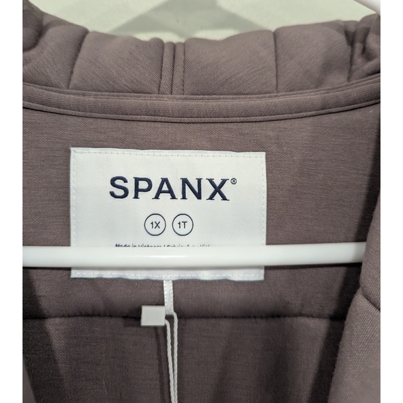 NWT Spanx Air Essentials Puffy Vest In Smoke Size 1X - Picture 6 of 13